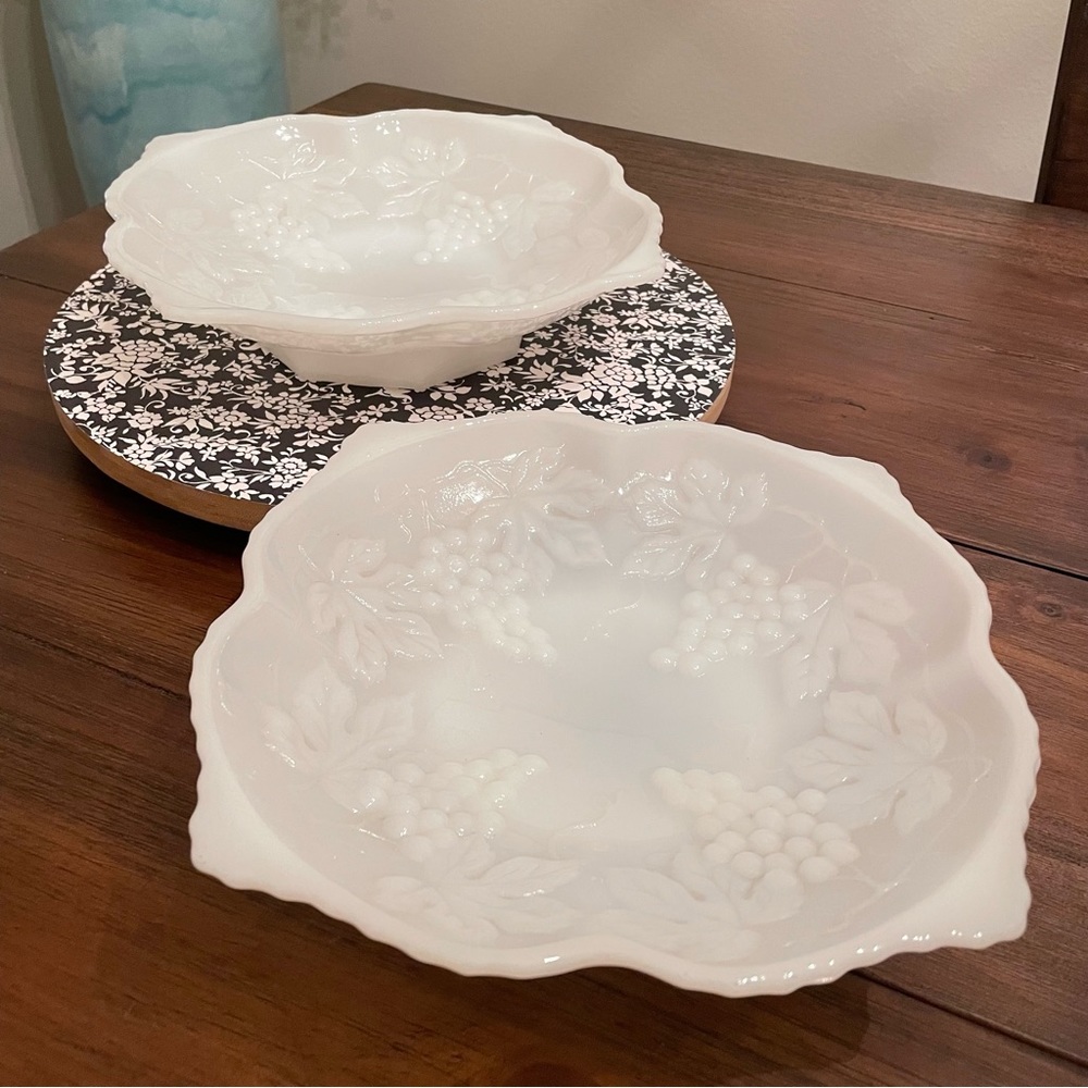 🍇🍇🌿Set of 2: Vintage Milk Glass Footed 10” Bowls Raised Grapes Pattern🍇🍇🌿